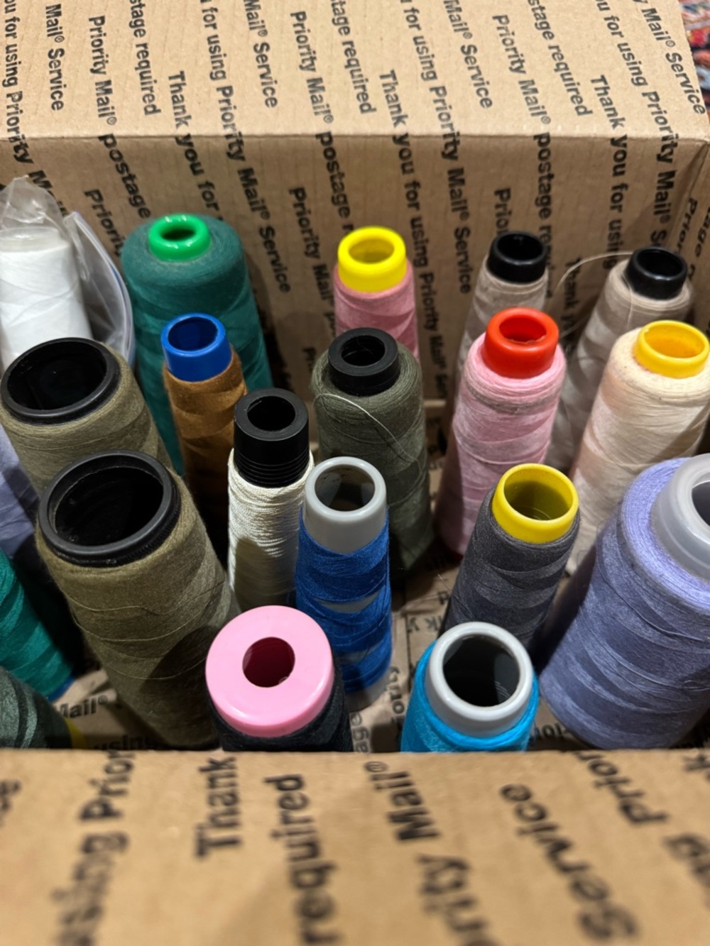 Assorted Sewing Thread Spools - Multicolor Pack - Picture 2 of 3